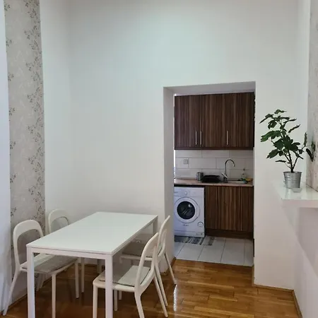 Cosy And Bright In The Center *
